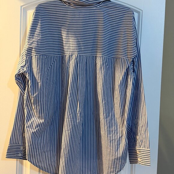 NWT American Eagle Oversized Blue and White Striped Button Down Shirt - Picture 2 of 4